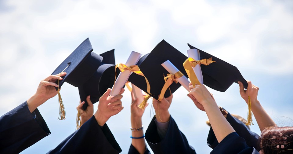 Short Graduation Puns